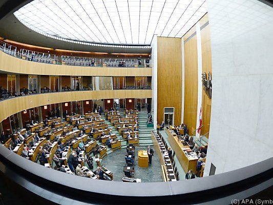 Nationalrat ebnet Weg für Minderheitenrecht auf U-Ausschuss. Nationalrat ebnet Weg für Minderheitenrecht auf U-Ausschuss.