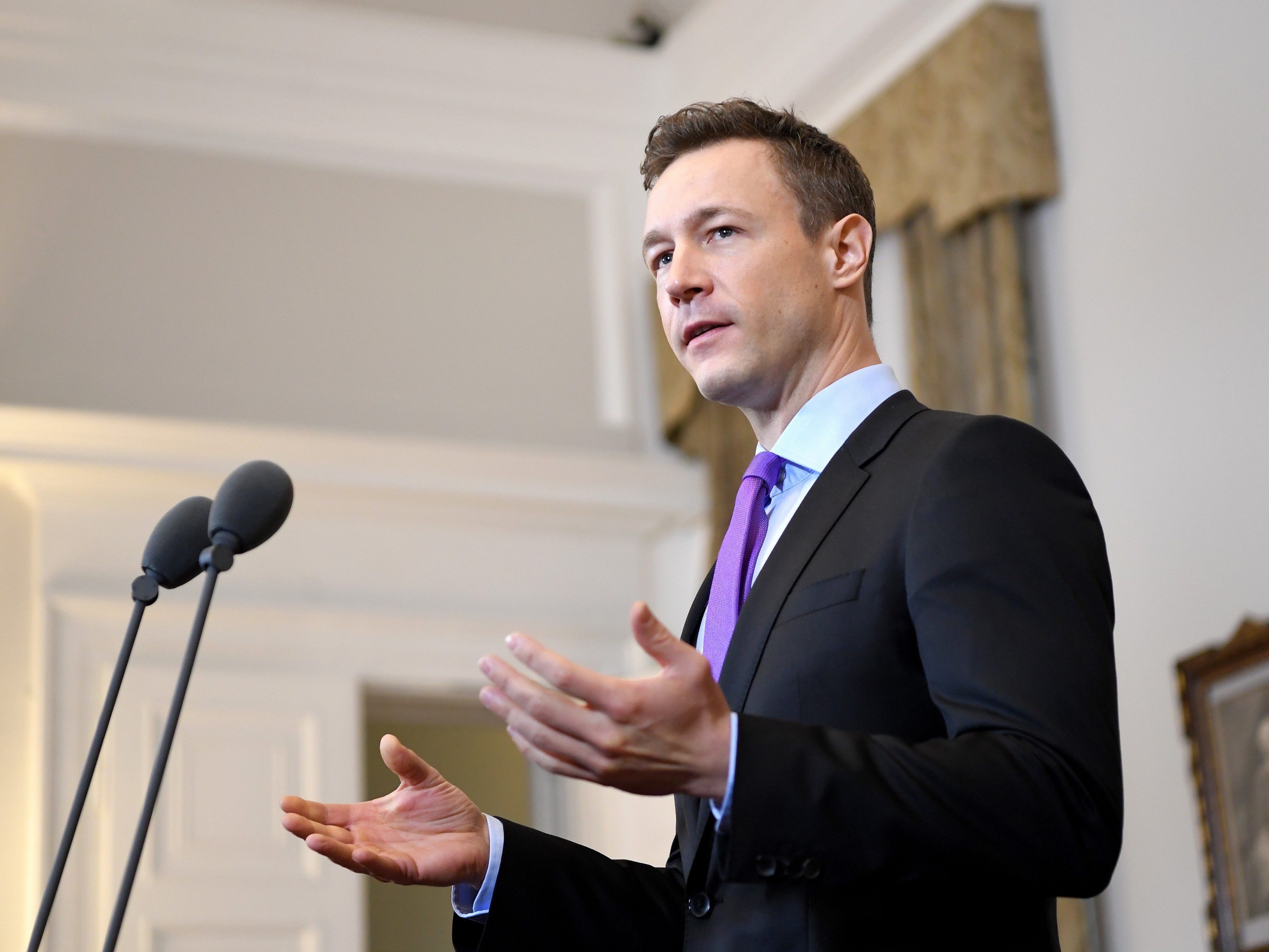 ÖVP-Parteiobmann Gernot Blümel sprach über Fragen seiner Partei an die Bewerber ÖVP-Parteiobmann Gernot Blümel sprach über Fragen seiner Partei an die Bewerber