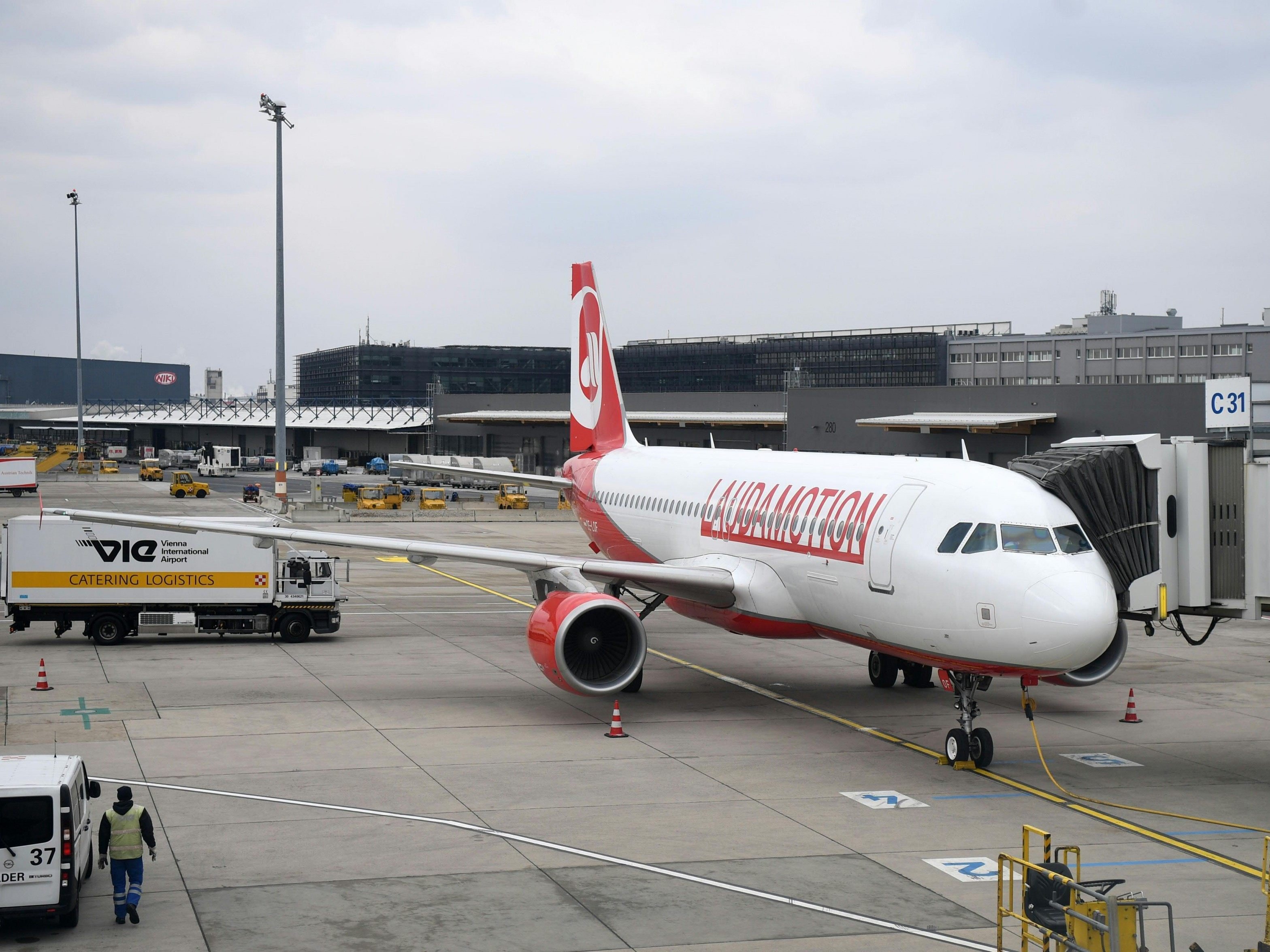 Ein Passagier war beim erstem Testflug bereits ansteckend. Ein Passagier war beim erstem Testflug bereits ansteckend.