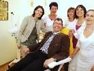 "Hahn im Korb": Planer Christian Heim mit Jutta Krause, Brigitte Gröbner und das Kosmetikteam. "Hahn im Korb": Planer Christian Heim mit Jutta Krause, Brigitte Gröbner und das Kosmetikteam.