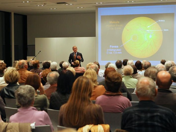Primar der Augenheilkundeabteilung im Landeskrankenhaus Feldkirch Prof. Stefan Mennel Primar der Augenheilkundeabteilung im Landeskrankenhaus Feldkirch Prof. Stefan Mennel