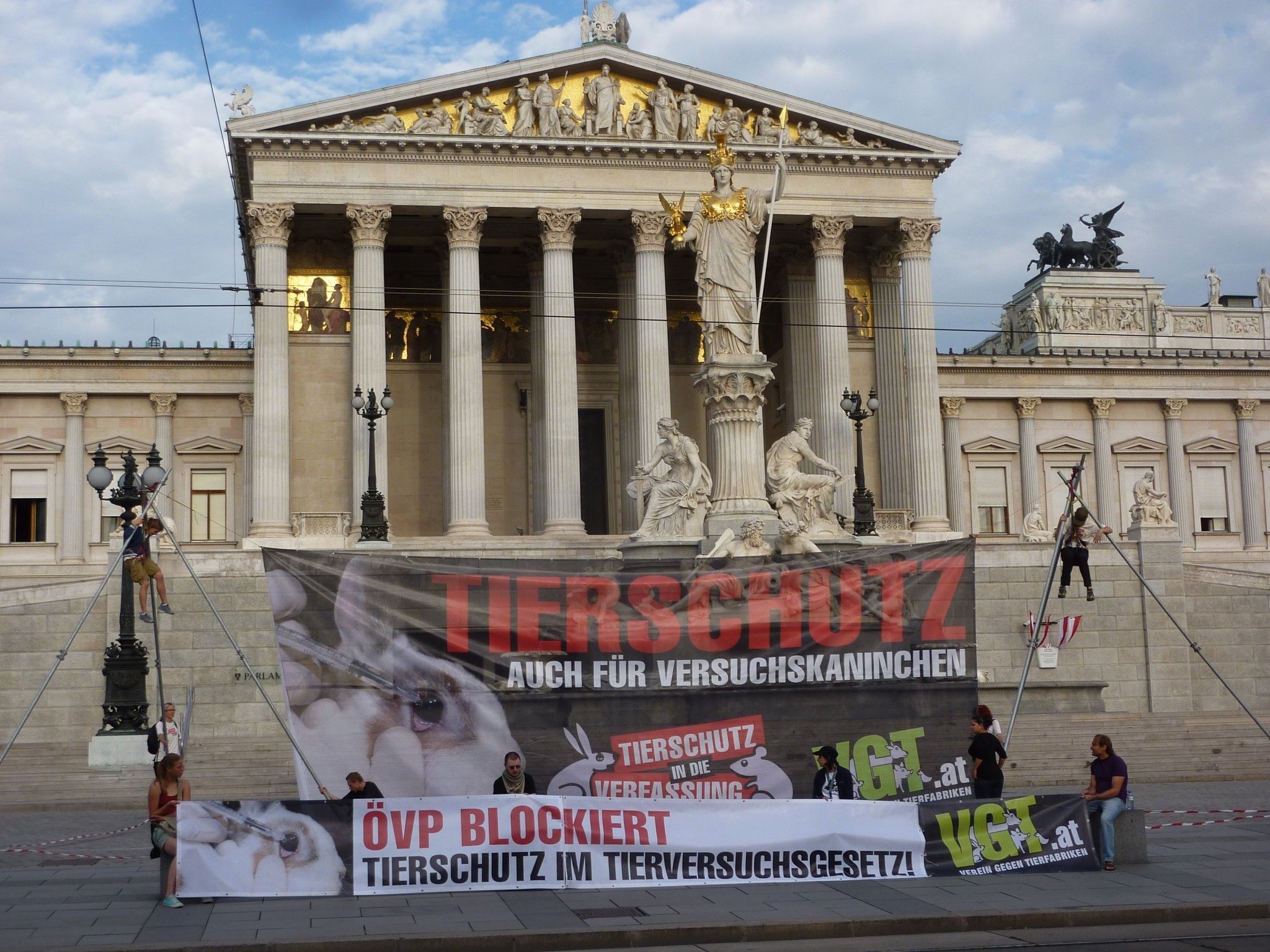 VGT fordert mehr Tierschutz im Tierversuchsgesetz.