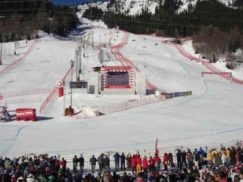Der WM Skiort St. Anton am Arlberg rüstet sich für die Speedrennen der Damen Mitte Jänner. Der WM Skiort St. Anton am Arlberg rüstet sich für die Speedrennen der Damen Mitte Jänner.