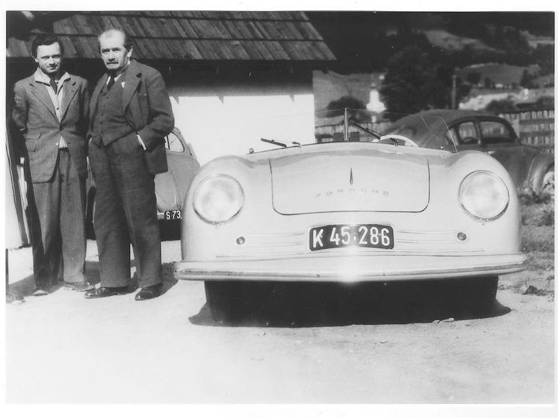 Der Vater des Verstorbenen, Ferdinand Porsche sen., hatte von 1922 bis 1927 in Hard eine Werkstatt, in der er Prototypen des Volkswagens entworfen hatte.