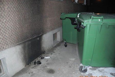 Die Spuren des Anschlags. (Foto: Polizei) Die Spuren des Anschlags. (Foto: Polizei)