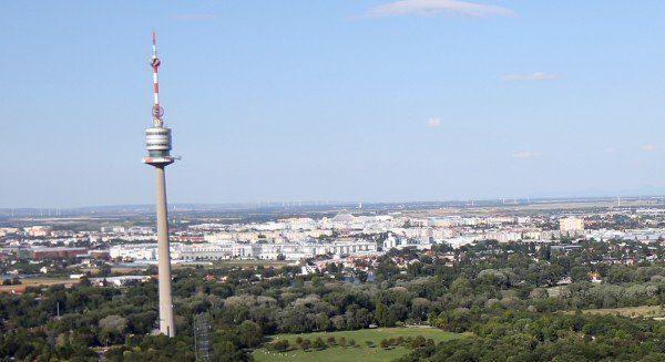 THEMENBILD: DONAUPLATTE / DONAUTURM