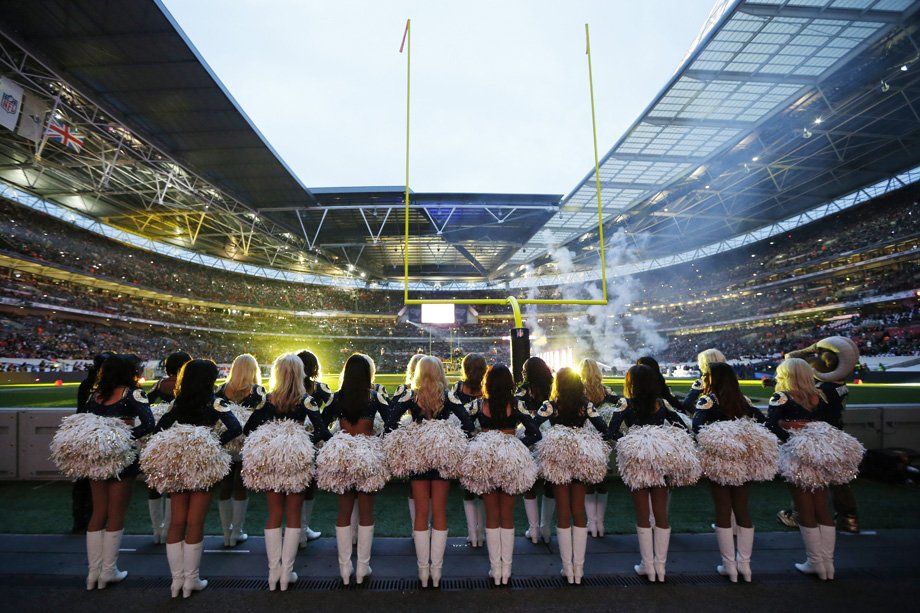 Patriots Rams Britain Football