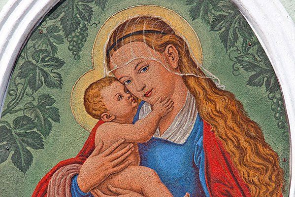 Madonnen Bildnis mit dem Kind auf einer Hauswand Madonnen Bildnis mit dem Kind auf einer Hauswand