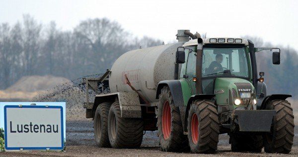 lustenau-traktor-neu1-600x317 APA, VOL.AT