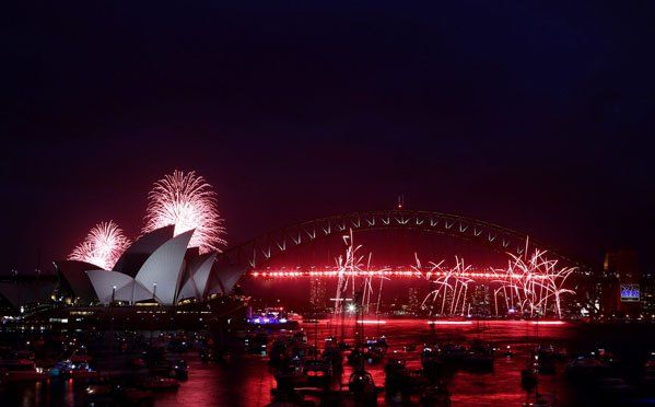 In Australien rutscht man als einer der ersten ins neue Jahr. Hier das Opernhaus in Sydney. (EPA) In Australien rutscht man als einer der ersten ins neue Jahr. Hier das Opernhaus in Sydney. (EPA)