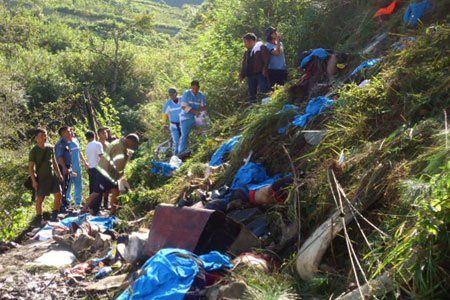 philippinen_buscrash_epa2