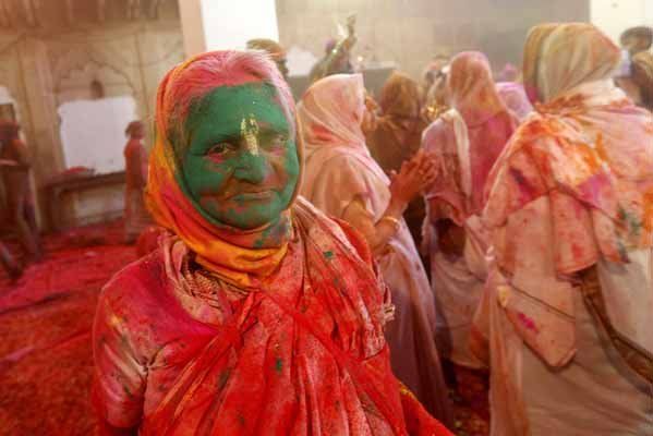 INDIA WIDOWS HOLI FESTIVAL INDIA WIDOWS HOLI FESTIVAL
