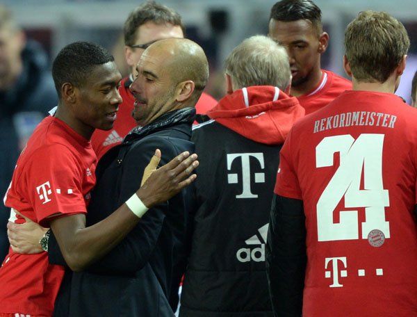 David Alaba mit Pep Guardiola.