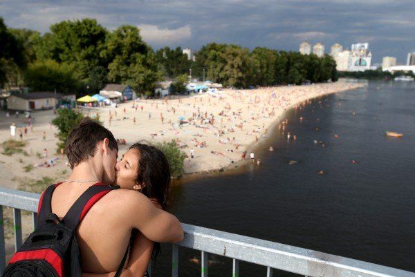 Währenddessen geht das Leben in Kiew weiter. (EPA) Währenddessen geht das Leben in Kiew weiter. (EPA)