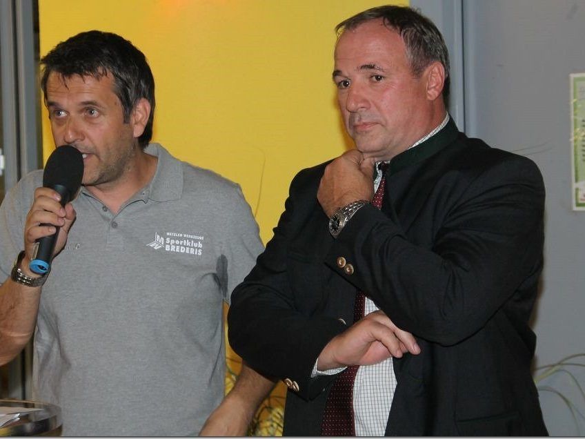 Hauptsponsor Reinhard Metzler und Thomas Strele bei der Jahreshauptversammlung. Hauptsponsor Reinhard Metzler und Thomas Strele bei der Jahreshauptversammlung.
