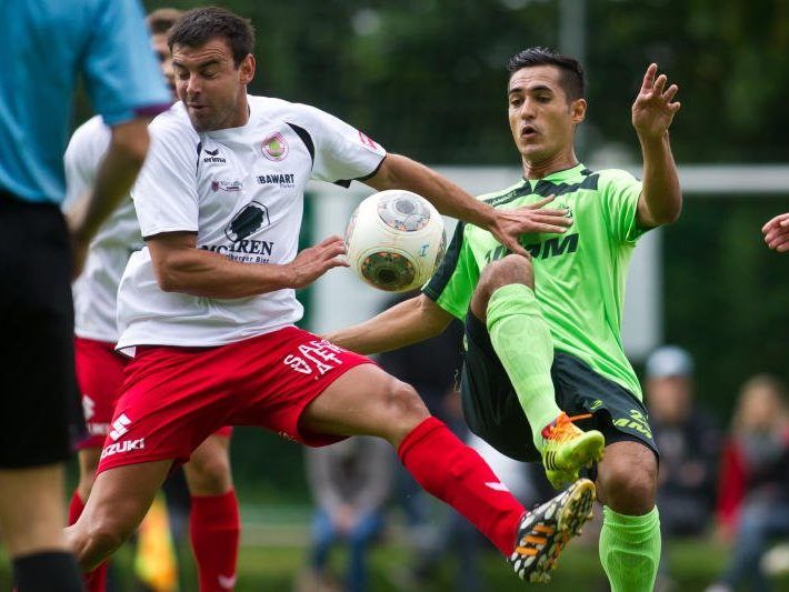 Sidinei de Oliveira schoss in der Schweiz das coolste Tor des Jahres 2013 und wird dafür ausgezeichnet.