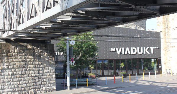 Das Viadukt beherbergt eine Markthalle und eine Vielzahl von Läden.