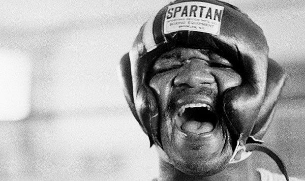 Der damals amtierende Weltmeister George Foreman. Bild: AP