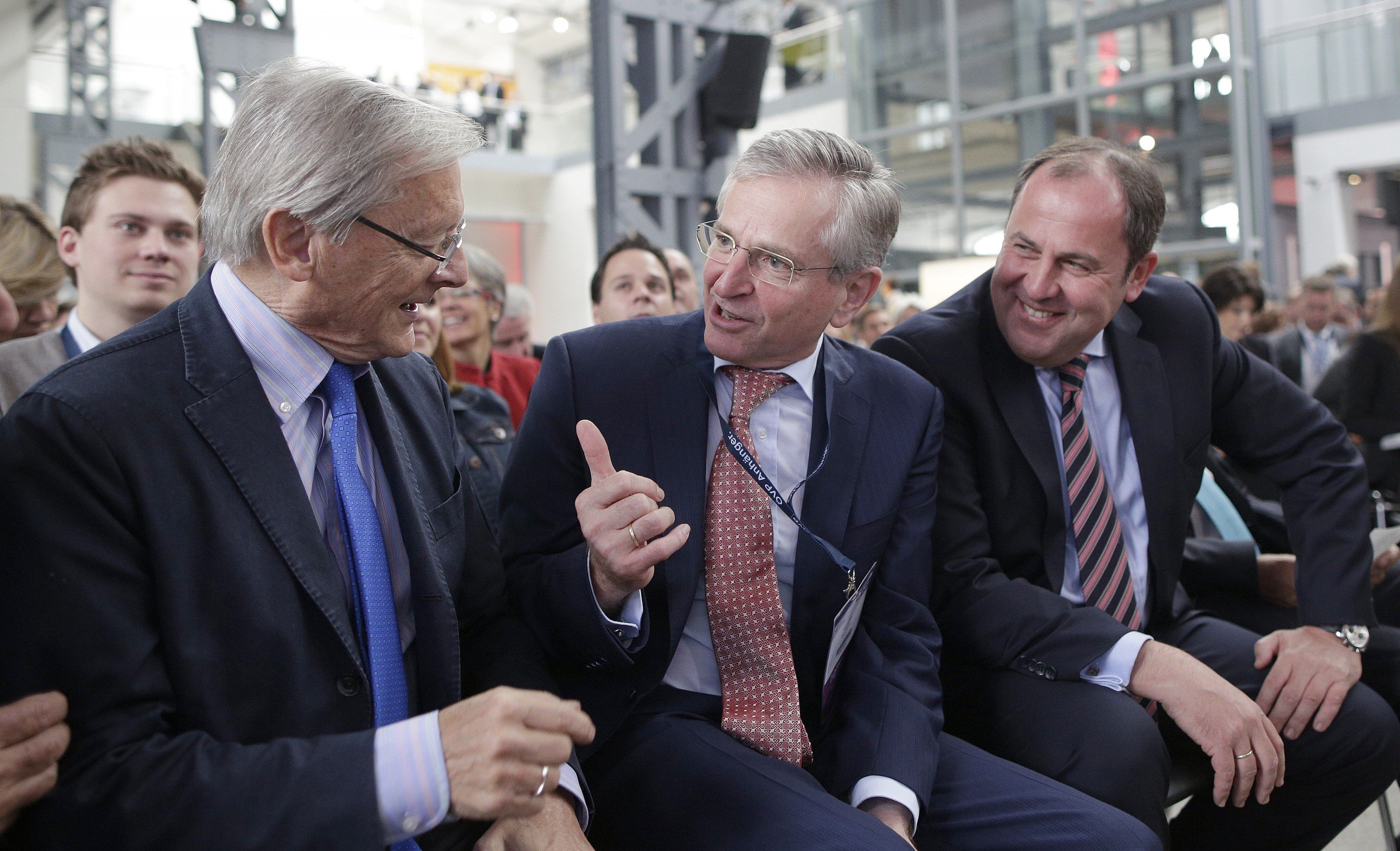 Die früheren ÖVP-Obmänner Wolfgang Schüssel, Wilhelm Molterer und Josef Pröll beim ÖVP-Bundesparteitag in Wien. Foto: APA Die früheren ÖVP-Obmänner Wolfgang Schüssel, Wilhelm Molterer und Josef Pröll beim ÖVP-Bundesparteitag in Wien. Foto: APA