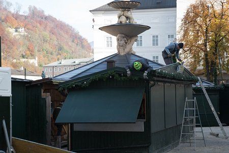 96 Hütten werden auf den beiden Plätzen aufgestellt/Neumayr/MMV 96 Hütten werden auf den beiden Plätzen aufgestellt/Neumayr/MMV