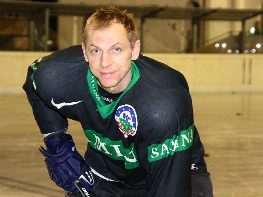 Weltmeister Tomas Kucharcik spielt für den HC Samina Rankweil gegen die VEU Feldkirch. Weltmeister Tomas Kucharcik spielt für den HC Samina Rankweil gegen die VEU Feldkirch.