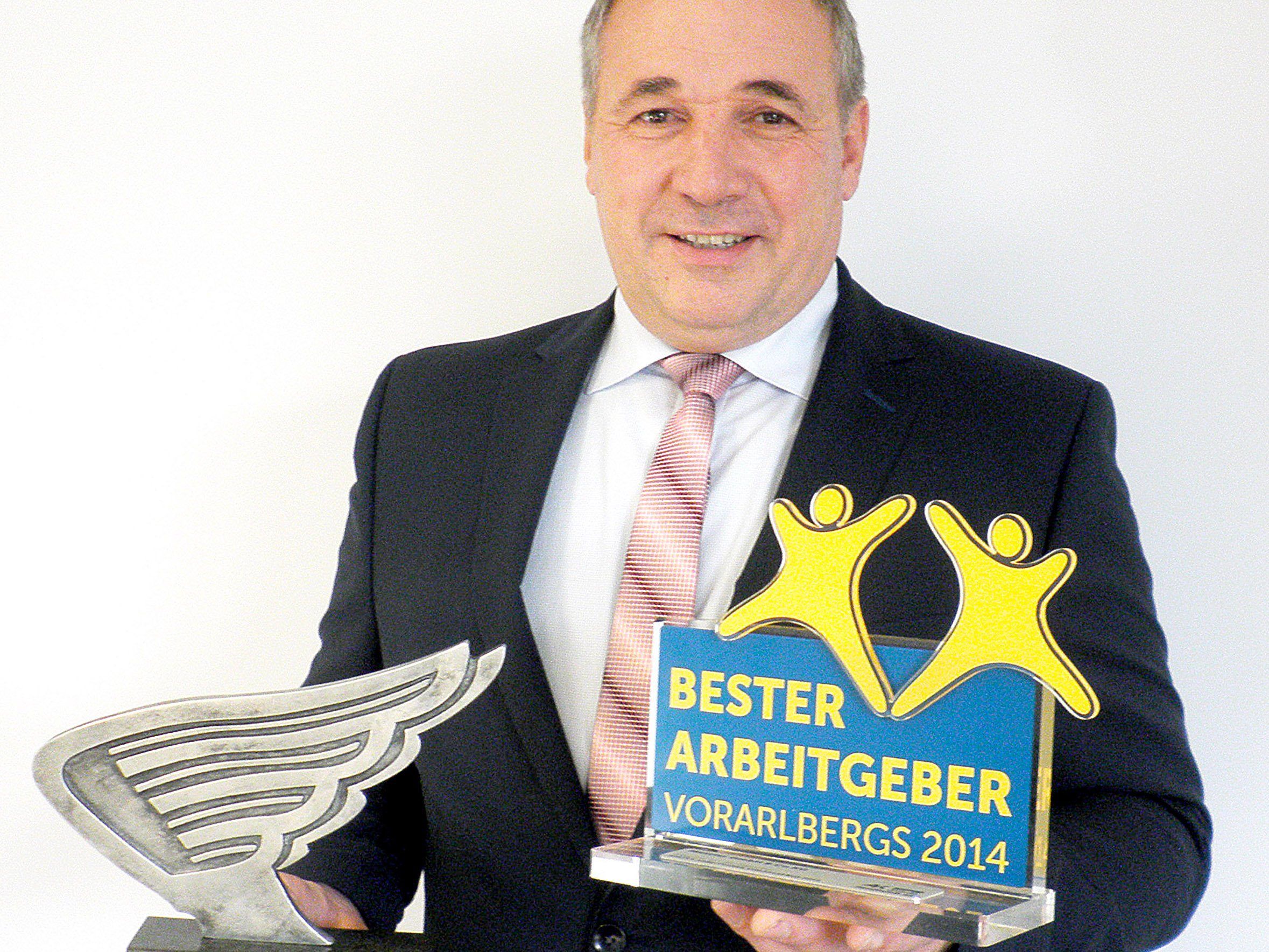 GF Reinhard Metzler freut sich über die gewonnenen Preise.