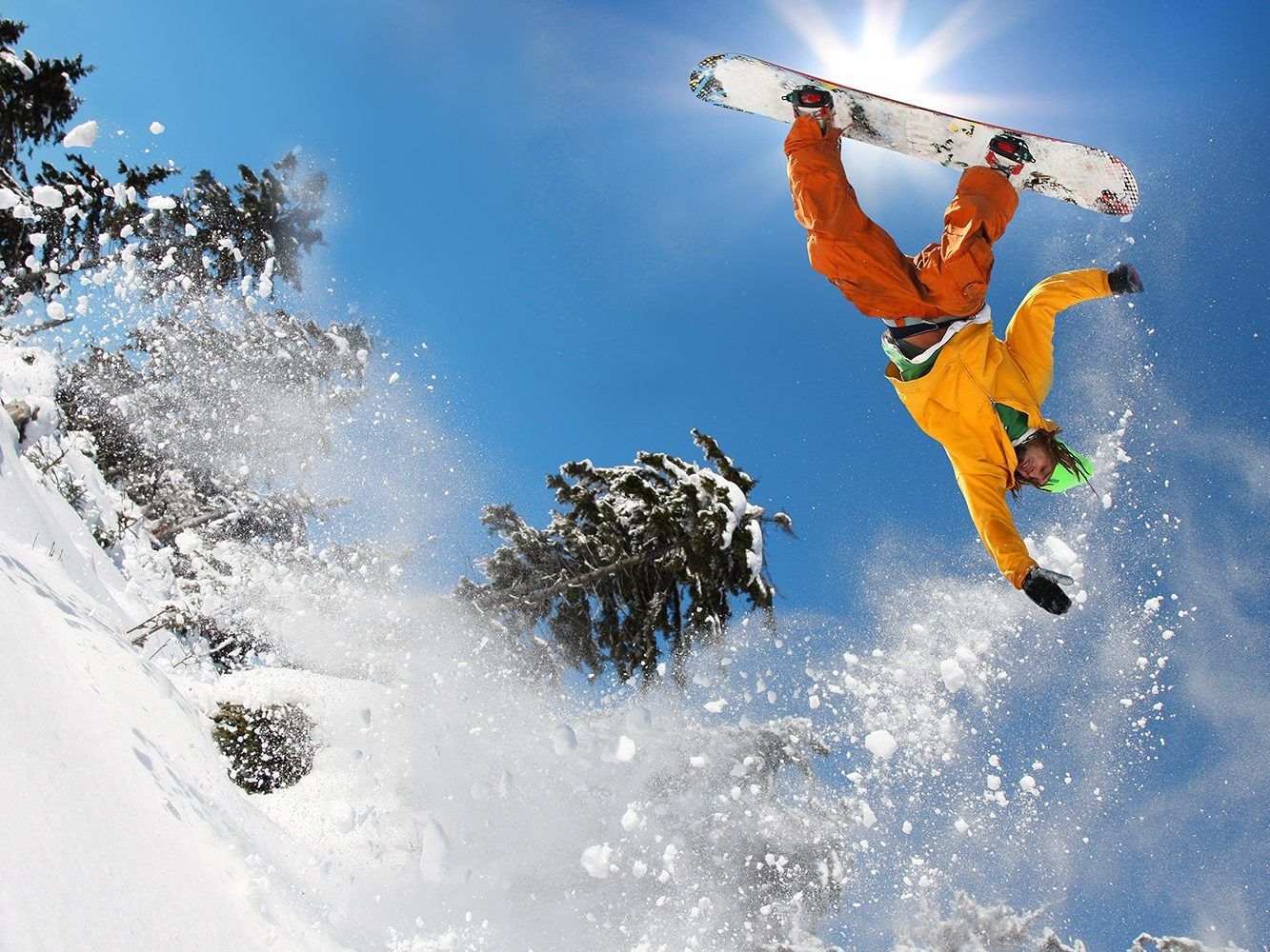 Mit ermäßigten Saisonkarten und der 360 durch den Powder! Mit ermäßigten Saisonkarten und der 360 durch den Powder!
