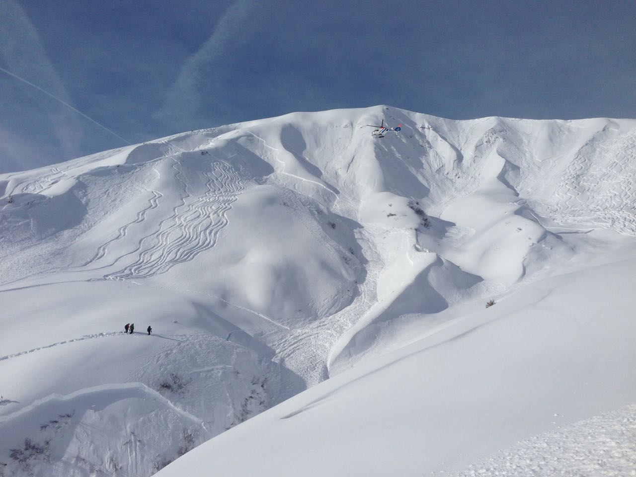 Foto vom Lawinenkegel am Unglücksort in Lech Foto vom Lawinenkegel am Unglücksort in Lech