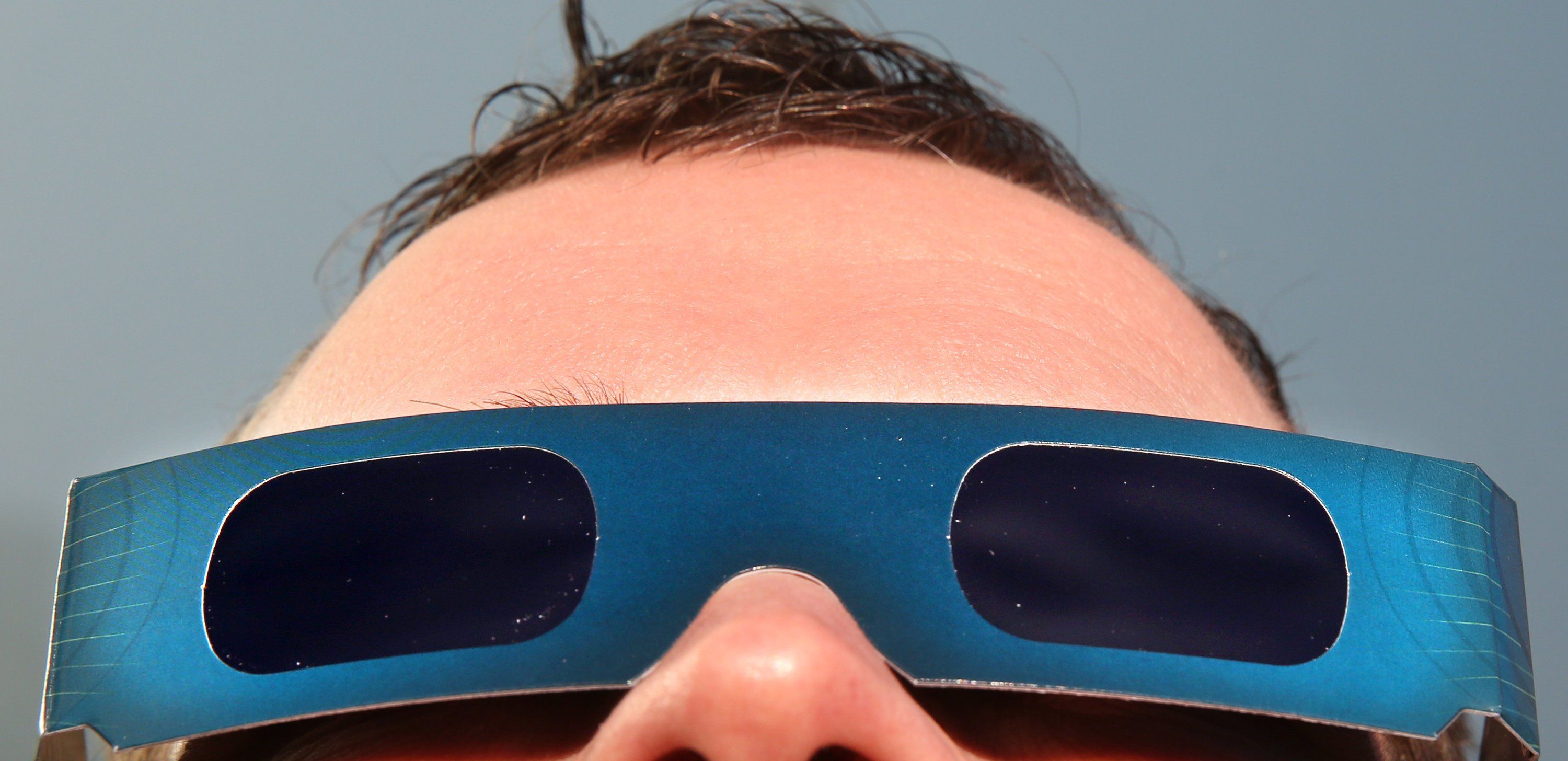 Optiker bieten Sonnenfinsternis-Brillen an Optiker bieten Sonnenfinsternis-Brillen an