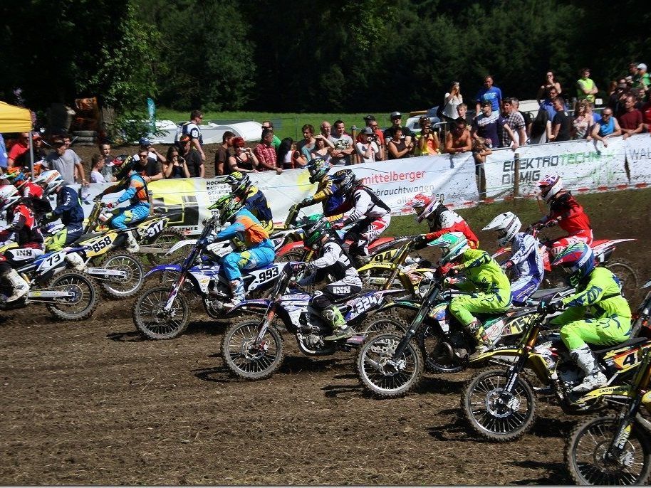 11.000 Zuschauer pilgerten zum 46. Motocross-Event auf den Tostner Montikel 11.000 Zuschauer pilgerten zum 46. Motocross-Event auf den Tostner Montikel