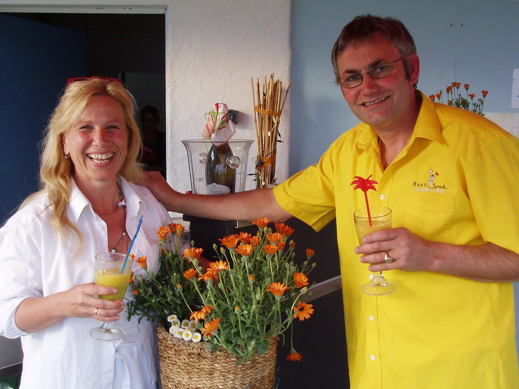 Christine und Jürgen Hehle laden wieder zur Terrassen-Zeit im „Treff am See“ im Lochauer Strandbad mit Musik, Kulinarium und Seegenuss.