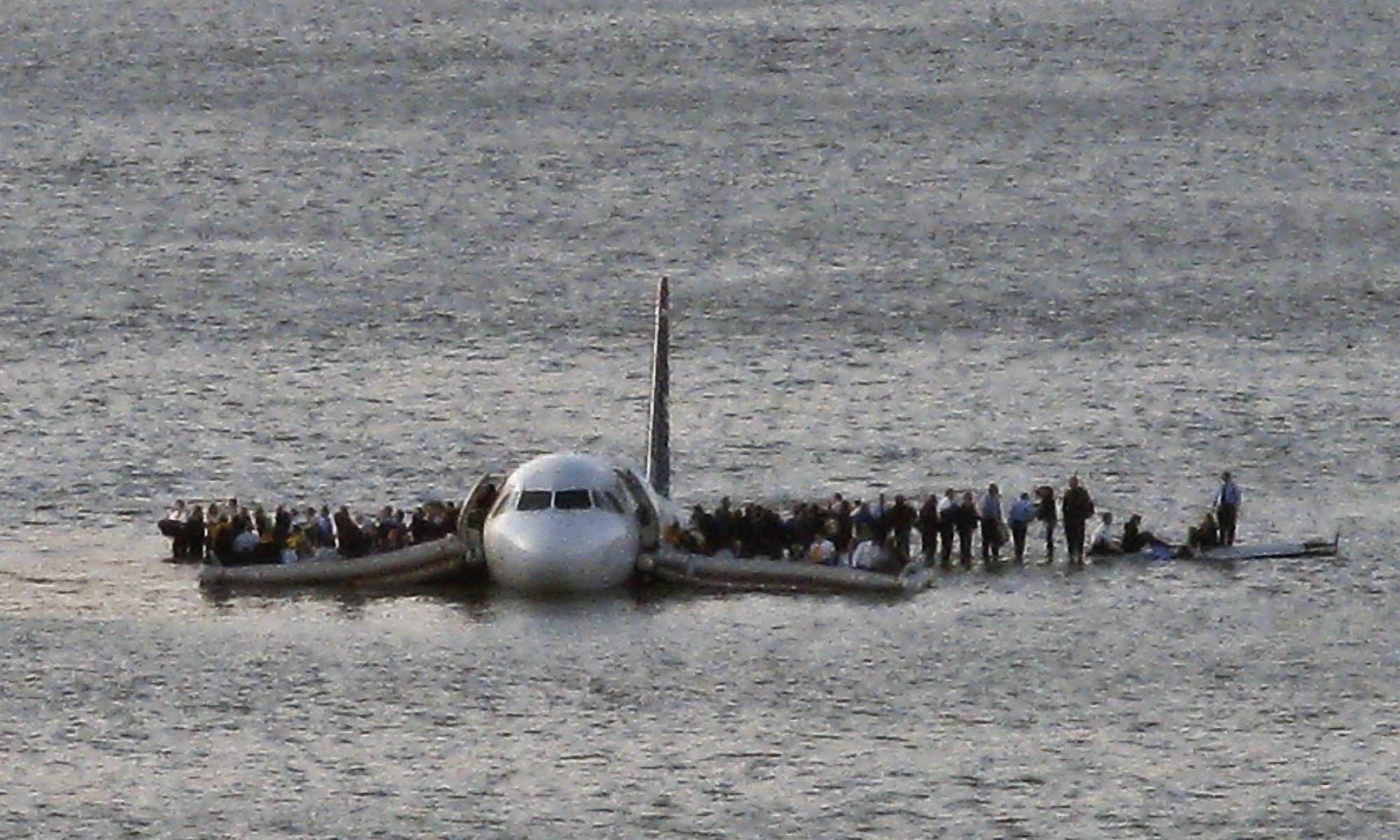 Plane Splashdown Plane Splashdown