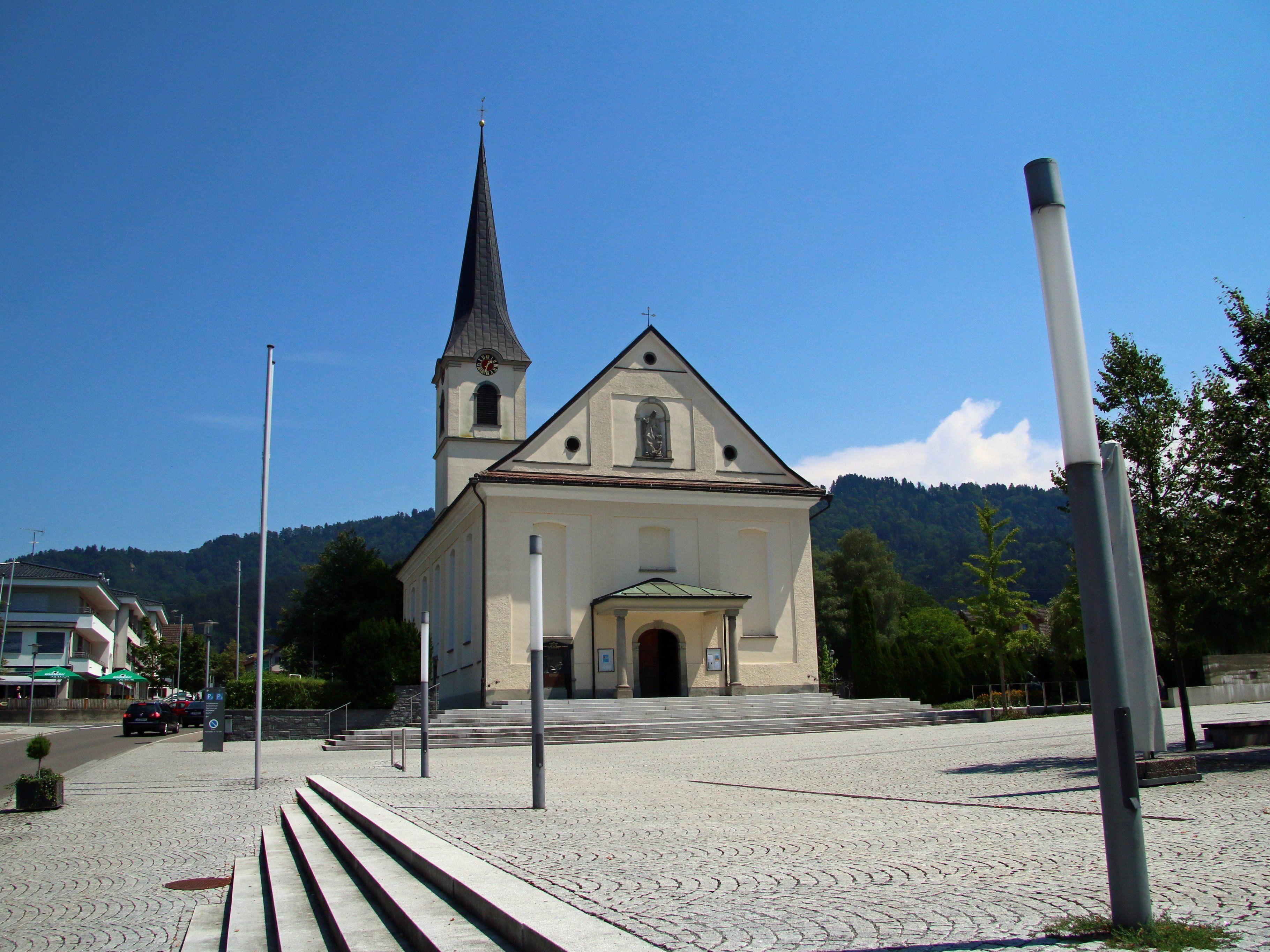 "Hakenkreuz"-Boden in der Pfarrkirche Hörbranz sorgt für Verwunderung.