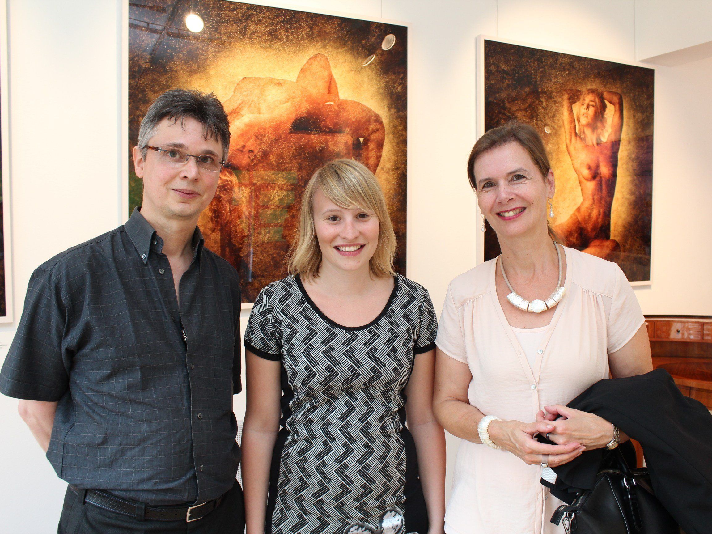 Fotograf Roland S. Heim, Yvonne Böhler und Margit Bobleter. Fotograf Roland S. Heim, Yvonne Böhler und Margit Bobleter.