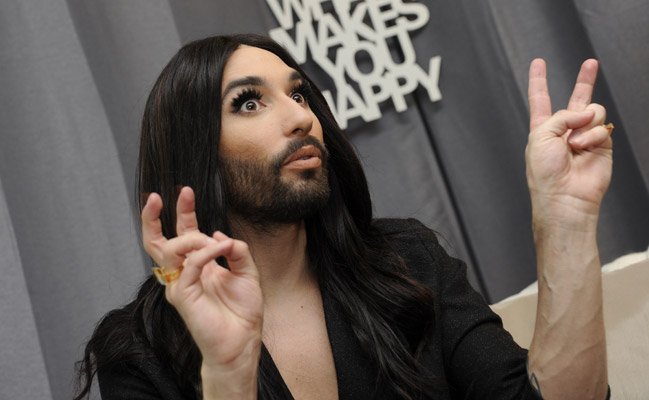 Conchita Wurst beim Interview/APA/HERBERT PFARRHOFER Conchita Wurst beim Interview/APA/HERBERT PFARRHOFER