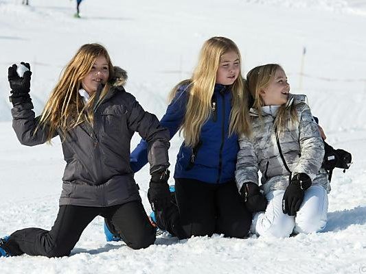 Prinzessin Alexia (links) brach sich beim Skifahren in Lech das Bein Prinzessin Alexia (links) brach sich beim Skifahren in Lech das Bein