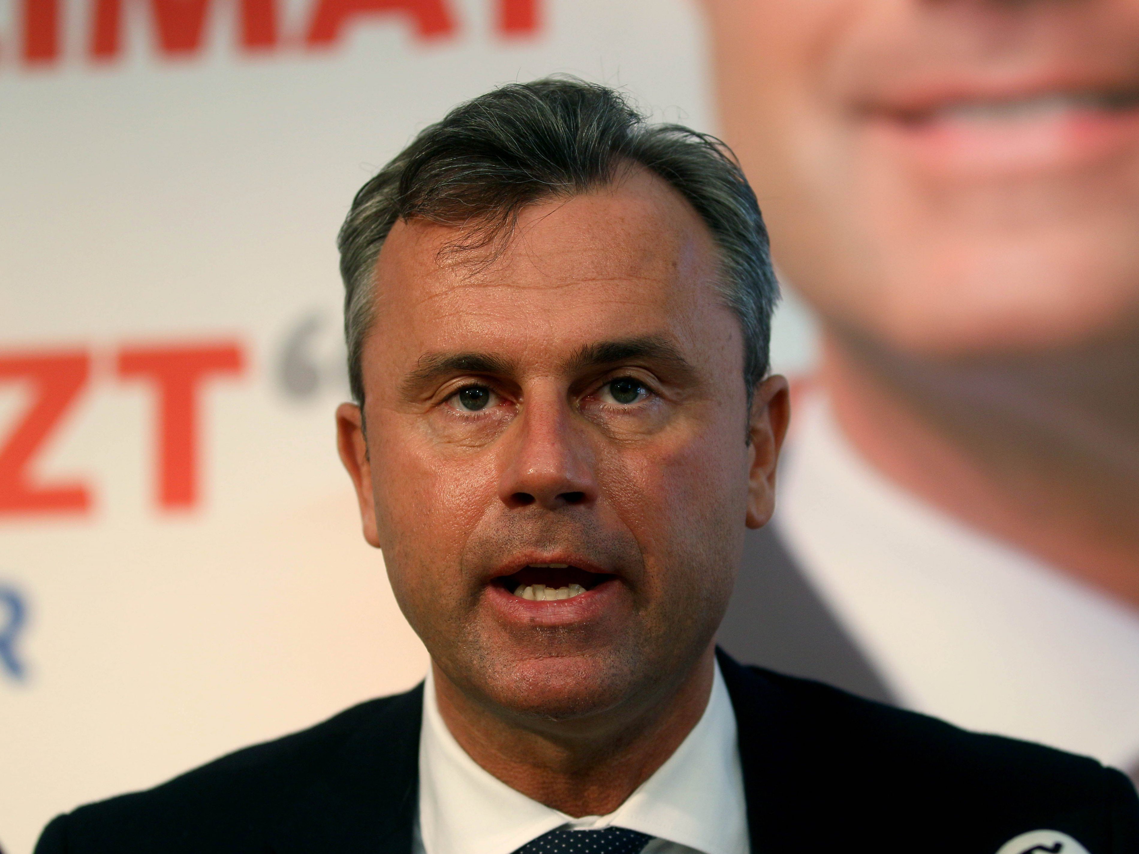 Dokument soll FPÖ-Präsidentschaftskandidat Norbert Hofer schwer belasten. Dokument soll FPÖ-Präsidentschaftskandidat Norbert Hofer schwer belasten.