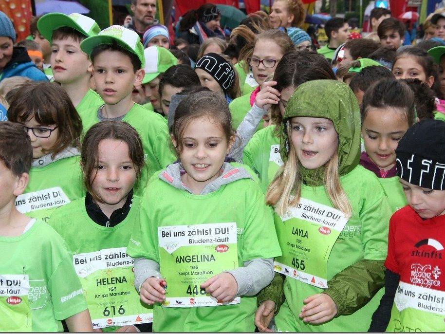 1400 Kids trotzdem dem Wetter und feierten ein großes Lauffest in Bludenz
