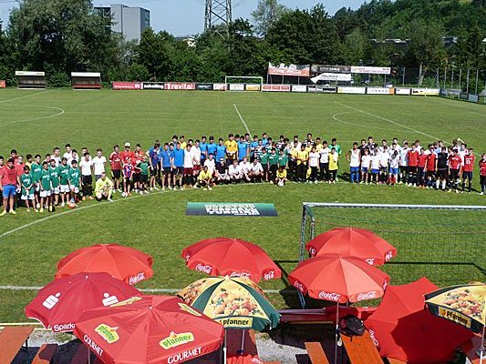 Fairplay auf und neben dem Platz wird beim "Hofsteig Fußballturnier" großgeschrieben.