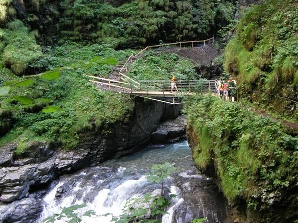 Der beliebte Wanderweg durch die üble Schlucht ist wieder offen Der beliebte Wanderweg durch die üble Schlucht ist wieder offen