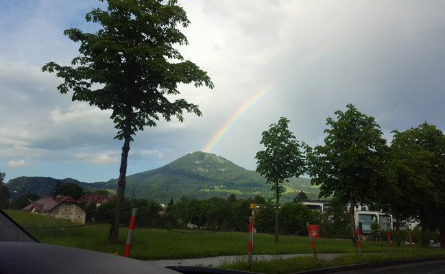 Regenbogen um 19.30 Uhr am Donnerstag über dem Gaisberg.