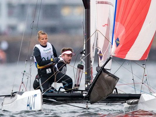 Thomas Zajac und Tanja Frank liegen im Nacra 17 auf Medaillenkurs.