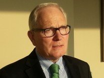 Notar Univ.-Doz. Dr. Manfred Umlauft „Künftig haben pflegende Angehörige unter gewissen Voraussetzungen einen Geldanspruch gegenüber dem Nachlass bzw. den Erben im Rahmen des Pflegevermächtnisses.“ Notar Univ.-Doz. Dr. Manfred Umlauft „Künftig haben pflegende Angehörige unter gewissen Voraussetzungen einen Geldanspruch gegenüber dem Nachlass bzw. den Erben im Rahmen des Pflegevermächtnisses.“