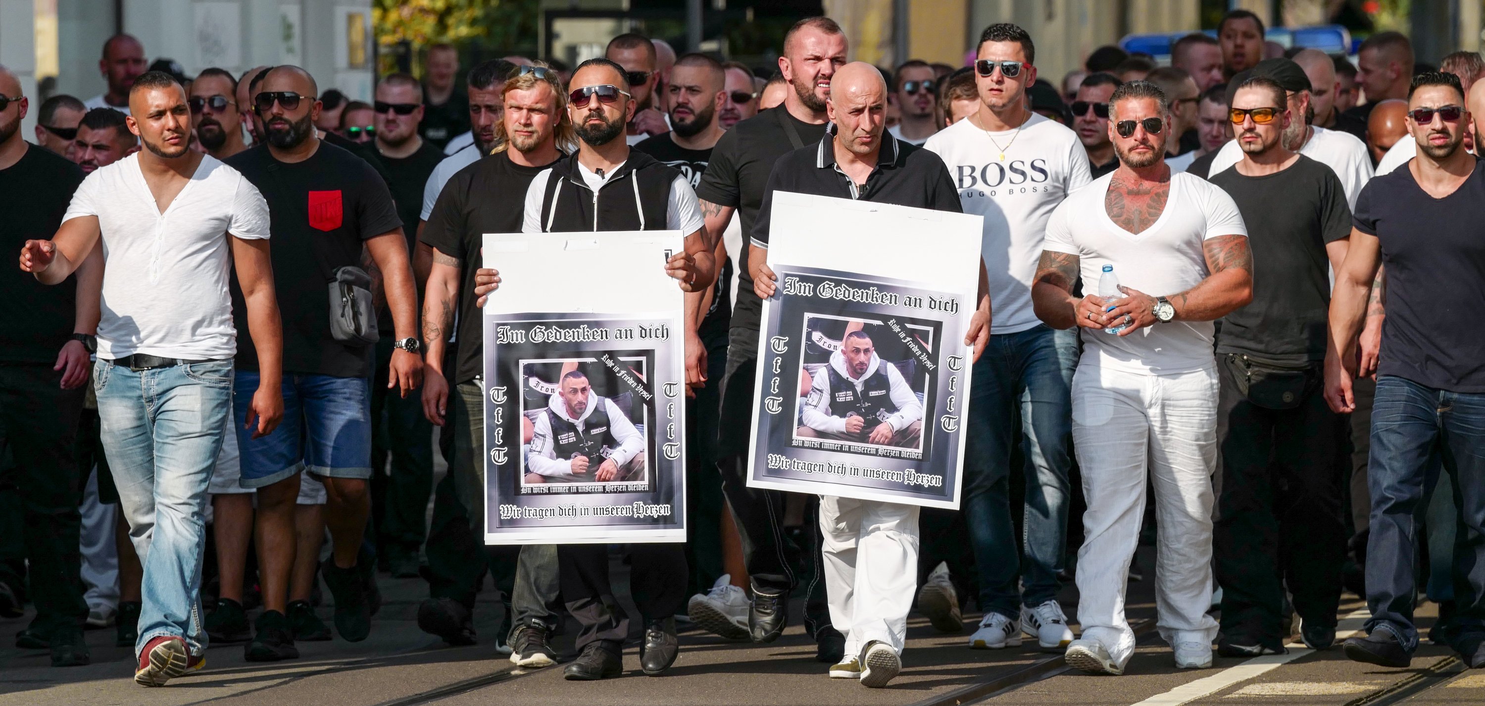 Tribuns beim Trauermarsch durch Leipzig am 10. September. Tribuns beim Trauermarsch durch Leipzig am 10. September.