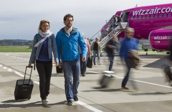 Allgäu Airport D Vorfeld Laufweg Passagier 1 Allgäu Airport D Vorfeld Laufweg Passagier 1