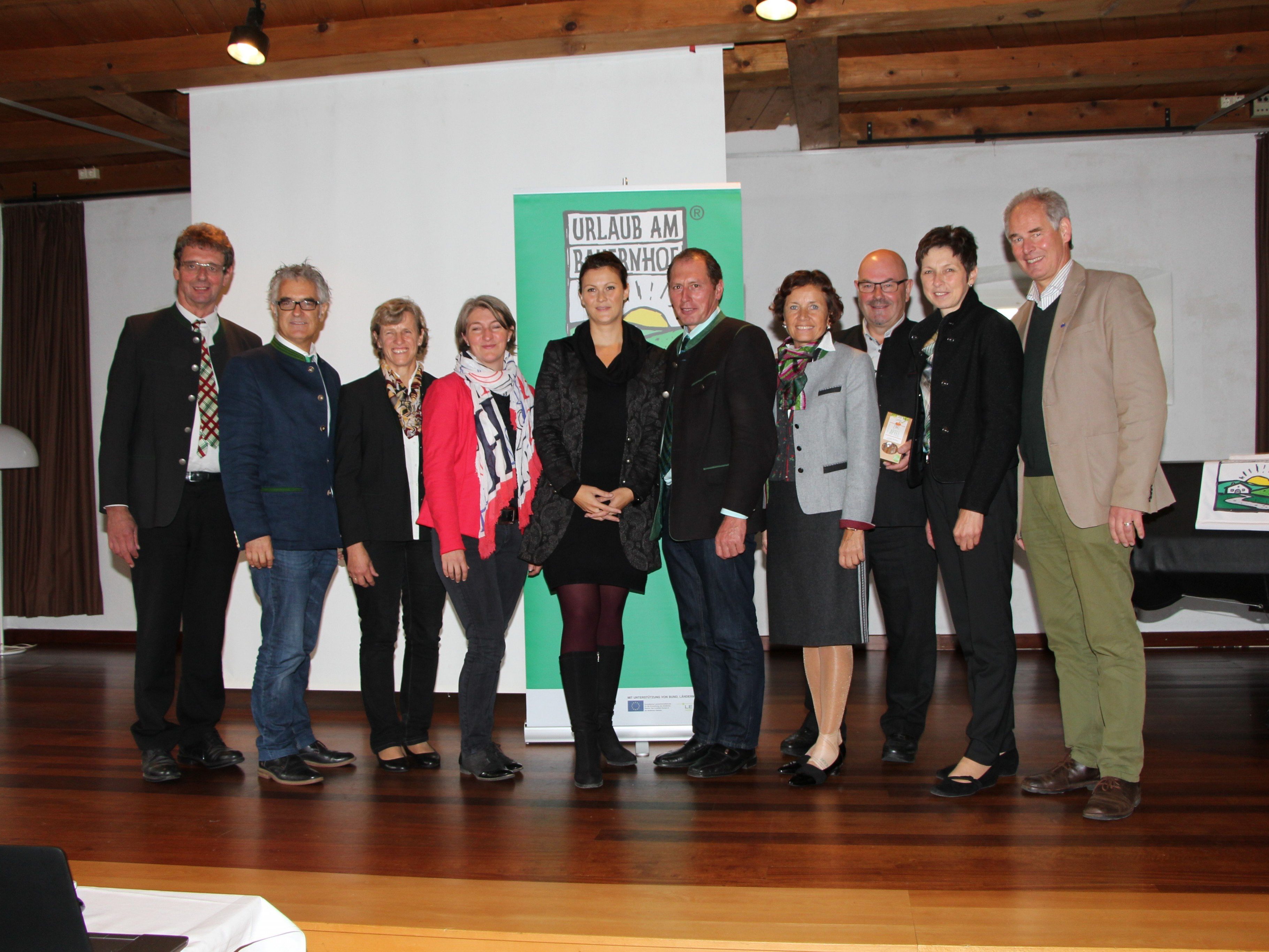 Johann Hörtnagl, Hans Embacher, Martha Roth, Myriam Keller, Susan Berthold, Josef Moosbrugger, Evy Halder, Klaus Loukota, Andrea Schwarzmann, Josef Türtscher (v.l.) Johann Hörtnagl, Hans Embacher, Martha Roth, Myriam Keller, Susan Berthold, Josef Moosbrugger, Evy Halder, Klaus Loukota, Andrea Schwarzmann, Josef Türtscher (v.l.)