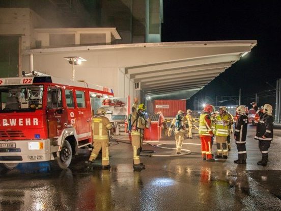 125 Mann und 16 Fahrzeuge waren bei der Großübung beteiligt