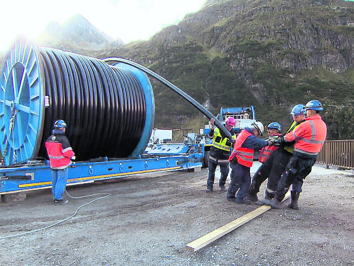 Rund 1000 Meter Kabel sind auf einer Trommel aufgezogen. Penibel wurde darauf geachtet, dass sie nicht beschädigt werden. Foto: illwerke vkw/Patrick Säly Photography Rund 1000 Meter Kabel sind auf einer Trommel aufgezogen. Penibel wurde darauf geachtet, dass sie nicht beschädigt werden. Foto: illwerke vkw/Patrick Säly Photography