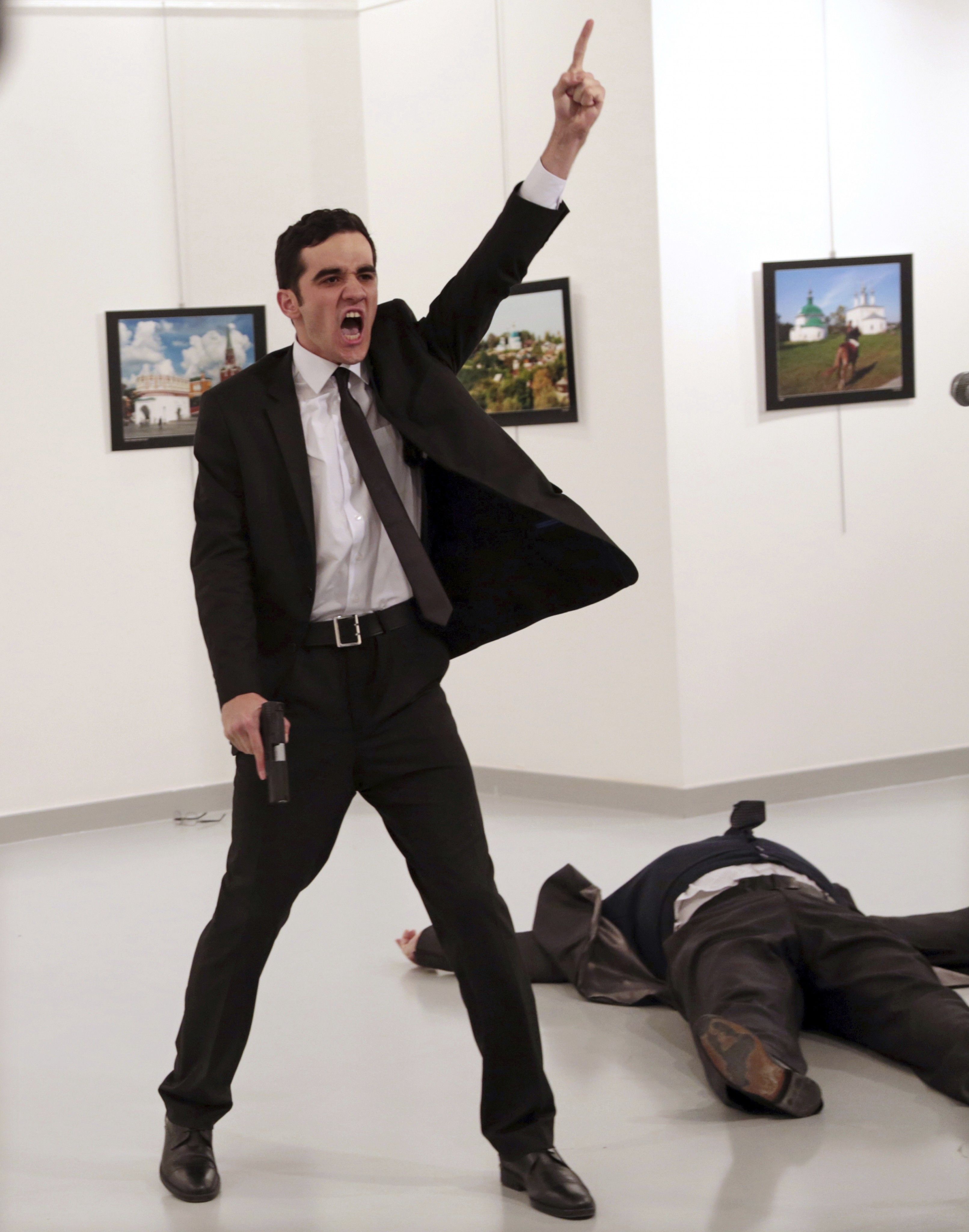 AP Photo/Burhan Ozbilici AP Photo/Burhan Ozbilici