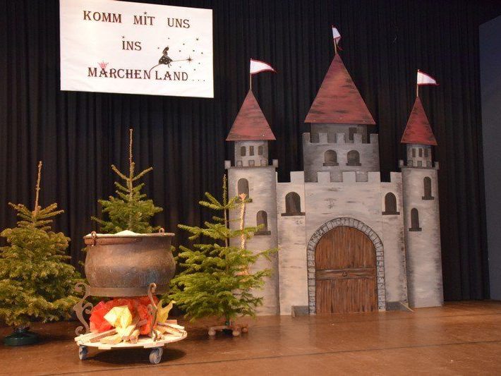 Das "Frouakränzle" in Doren stand unter dem Motto "Im Märchenland"
